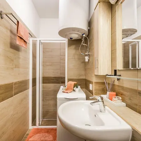 Appartamento Bpr Youthful Studio With Terrace Budapest