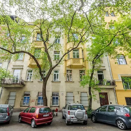 Appartamento Bpr Youthful Studio With Terrace Budapest
