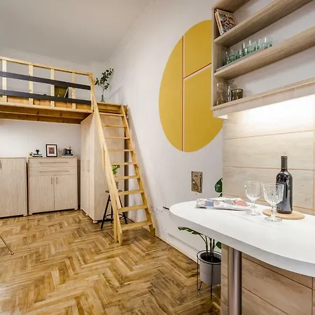 Appartamento Bpr Youthful Studio With Terrace Budapest